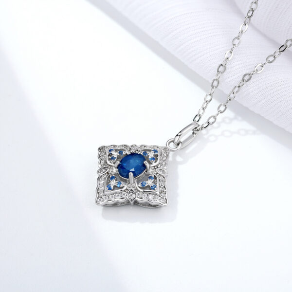 S925 Silver Inlaid Natural Sapphire Necklace High Level Pendant Female Simple Retro Hollow Geometric Diamond Necklace - obrazek 3